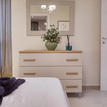 Luxury&spacious 2 Bedroom Tnik1-1 *