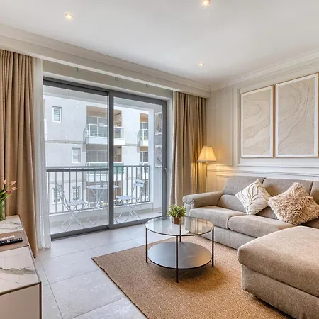 Apartment Luxury And Spacious 2 Bedroom Tnik1-1